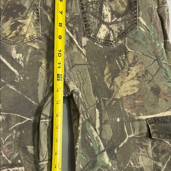 Women's Camouflage Cargo Ankle Pants - Green Beige Camo size 13 - Picture 10 of 13